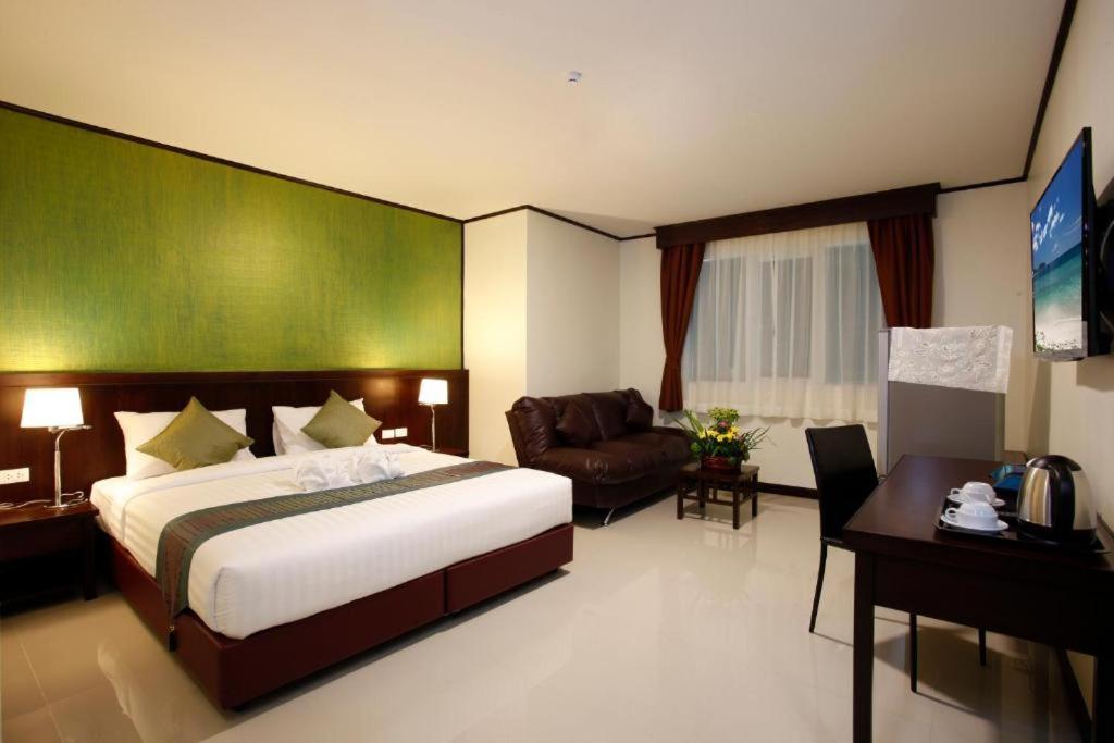 Orchid Resortel Patong Exteriör bild