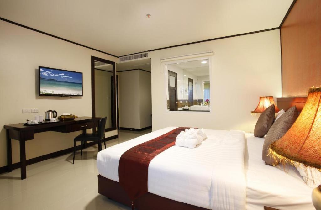 Orchid Resortel Patong Exteriör bild