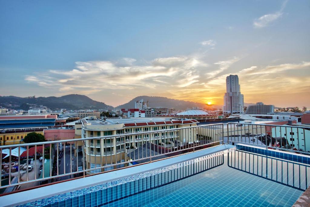 Orchid Resortel Patong Exteriör bild